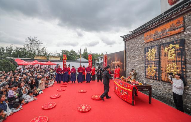 JDB电子游戏浙江嘉兴：百年酒厂开启黄酒冬酿(图2)